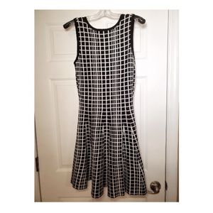The Limited Black & White Sweater Dress EUC; Size Medium